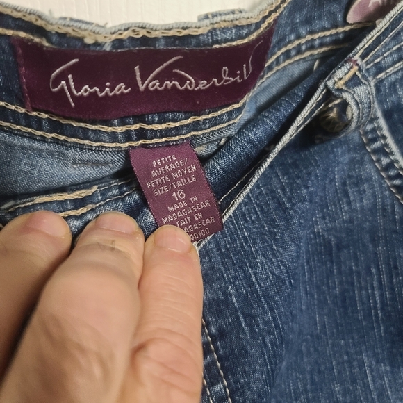 Gloria Vanderbilt Jeans - Picture 4 of 7